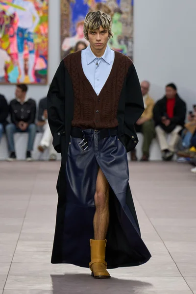 Look 48
